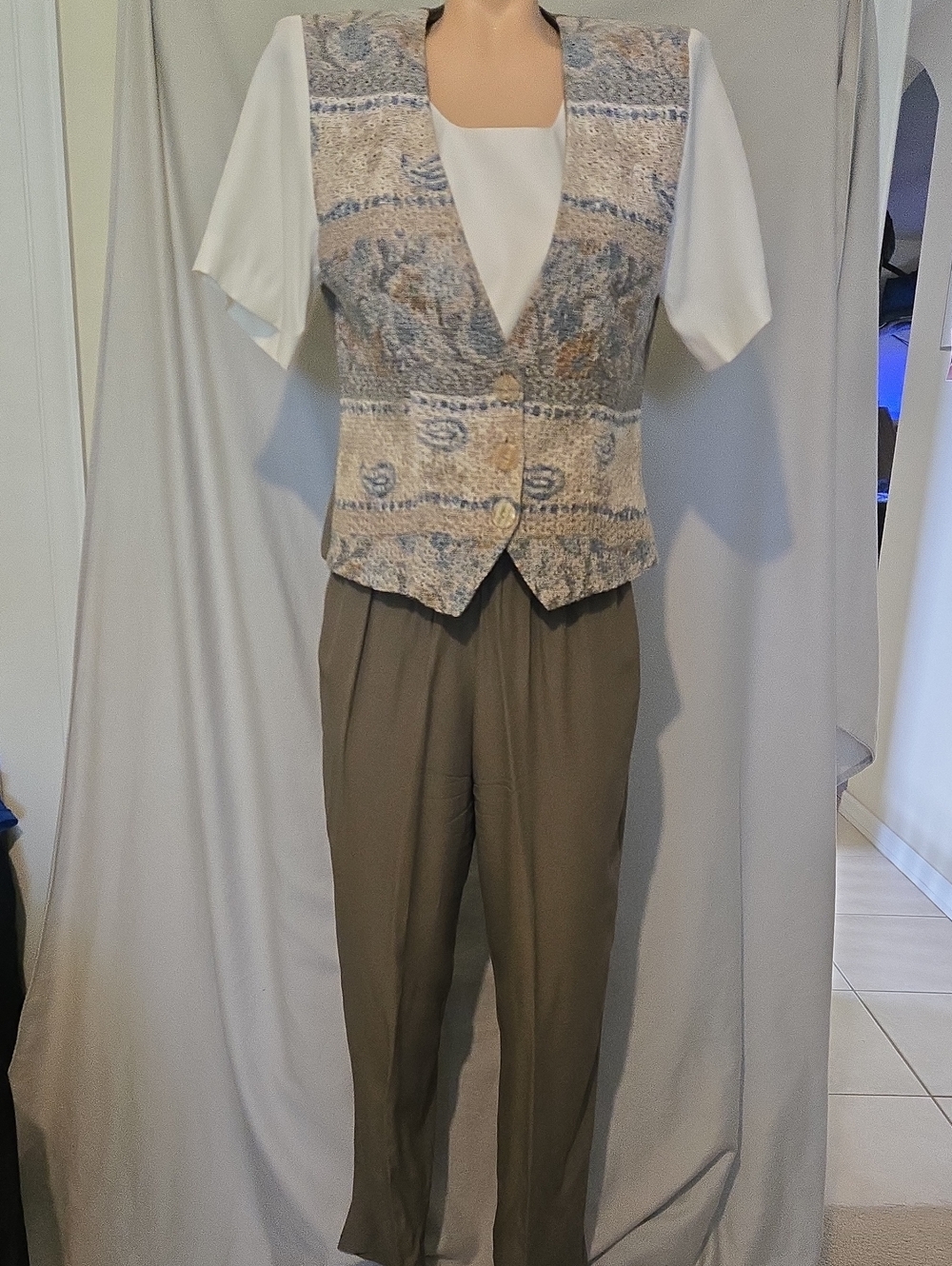 Vintage textured tapestry vest in a cream and blue floral vest Pantsuit